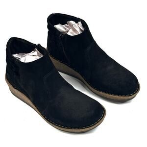 Born Viana Black Distressed Suede Leather Wedge Booties Womens 7 Zip New $150